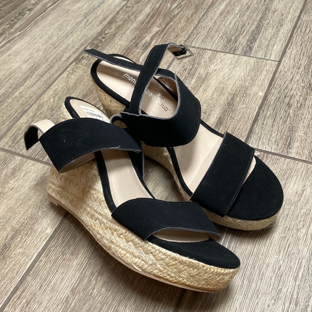 NWT Sandal Wedges